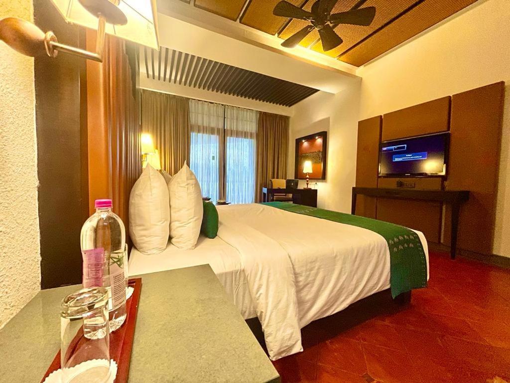 Plumeria Lake Resort & Spa Vayalār Екстериор снимка